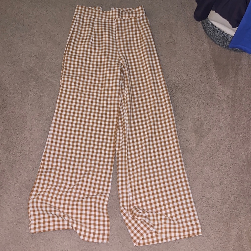 Wide legged checkered pants